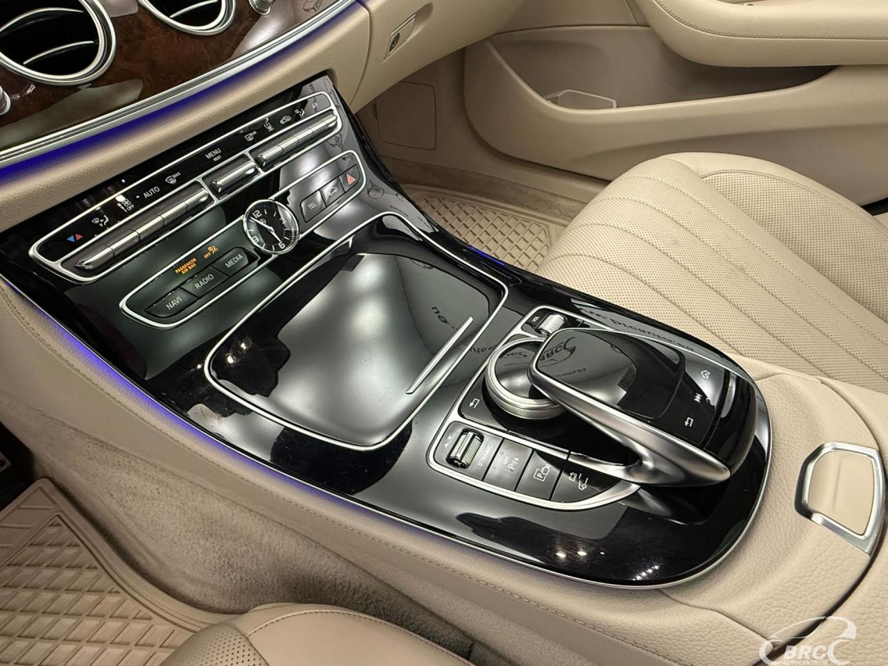 Mercedes-Benz E300 | 13