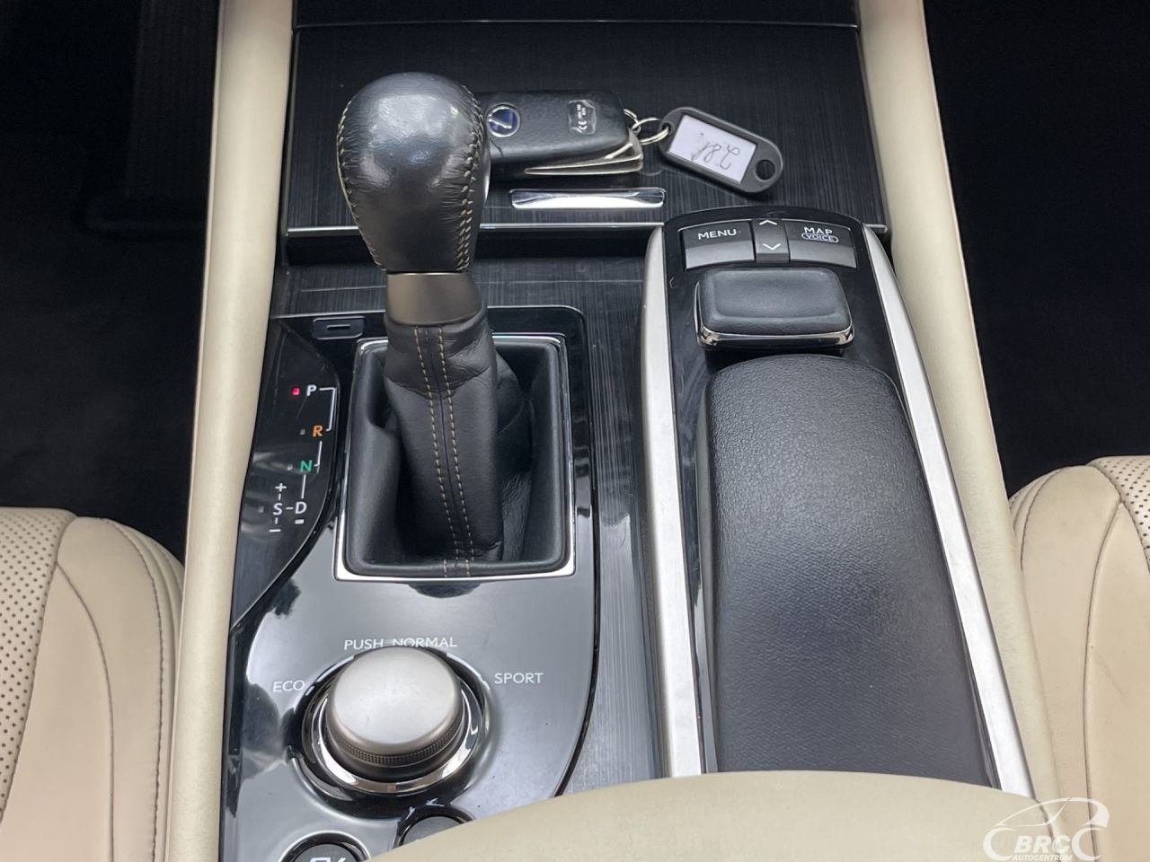 Lexus GS 300h | 17