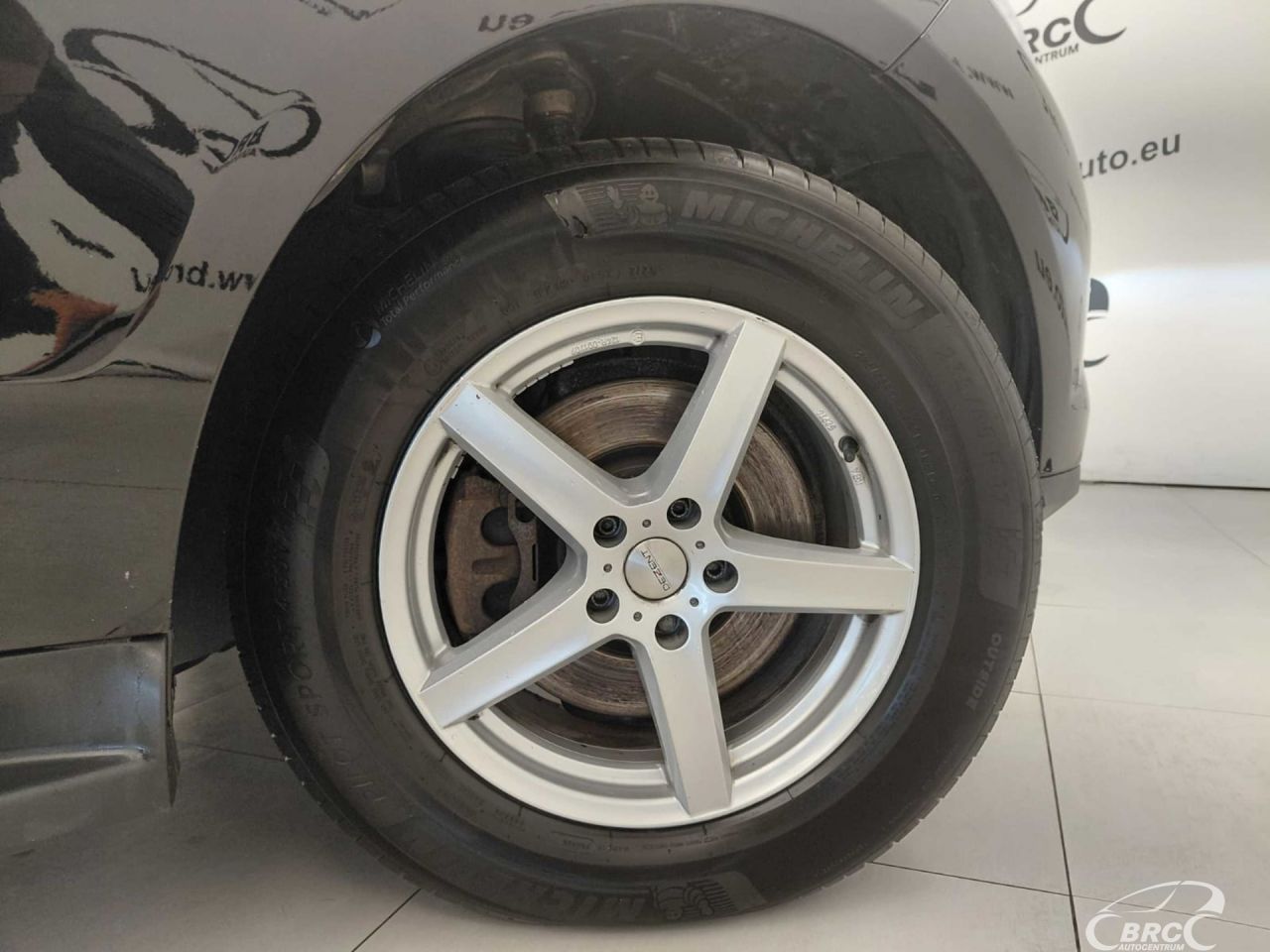 Mercedes-Benz ML350 | 8