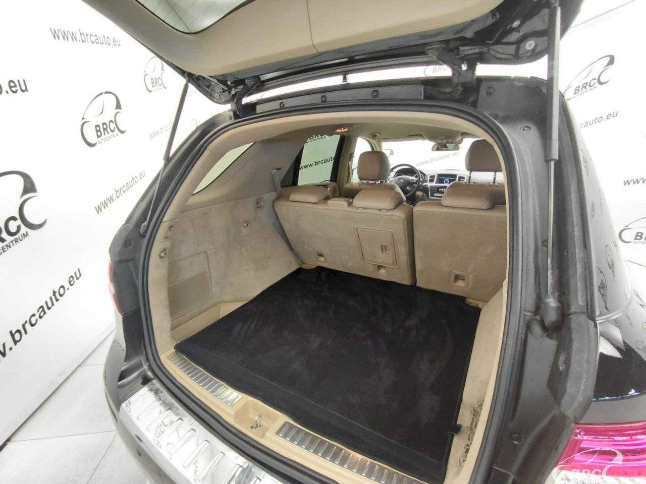 Mercedes-Benz ML350 | 6