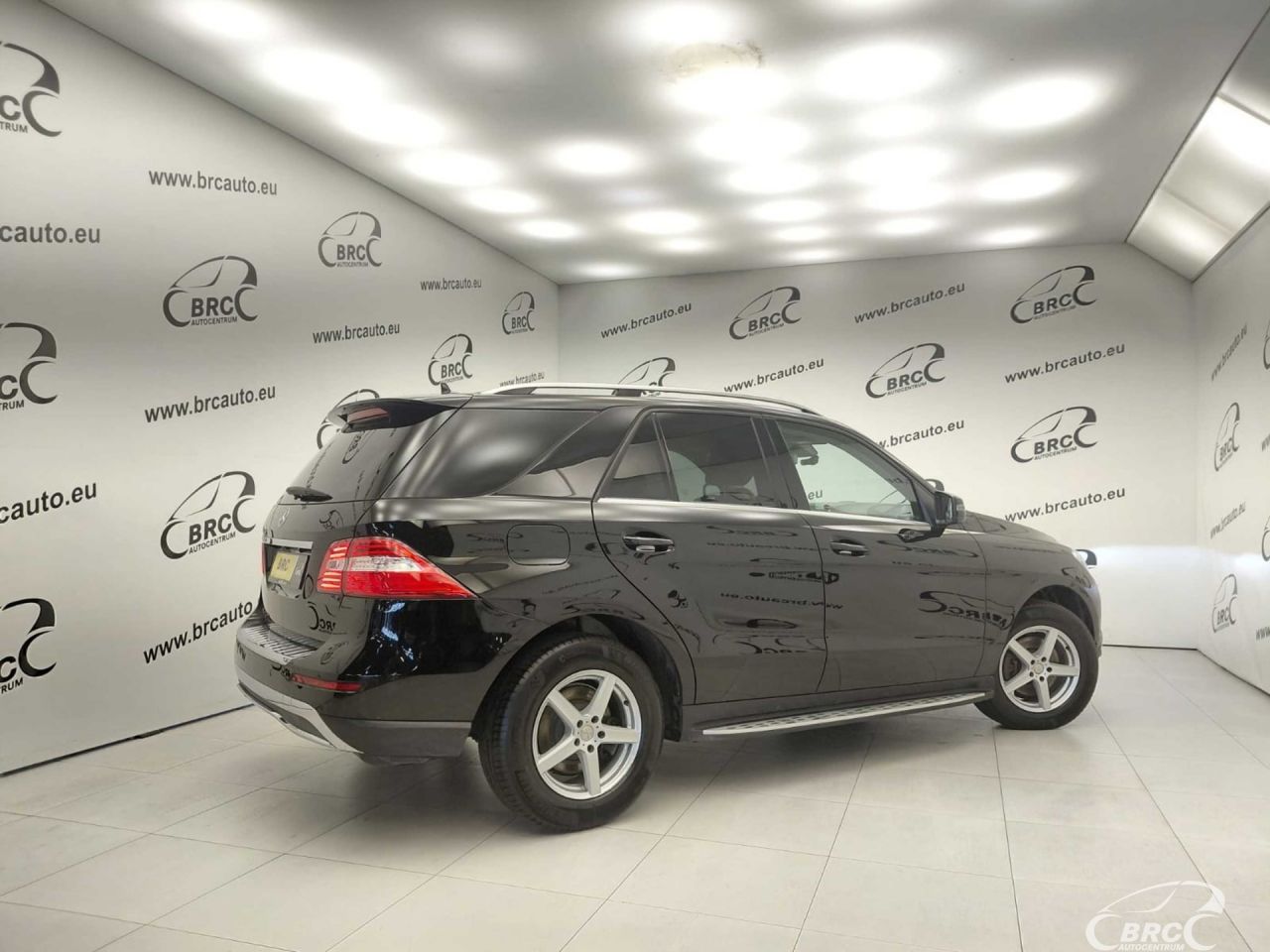 Mercedes-Benz ML350 | 3