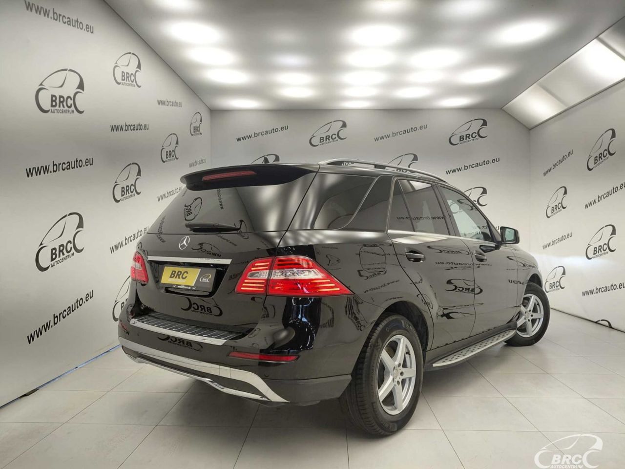 Mercedes-Benz ML350 | 4