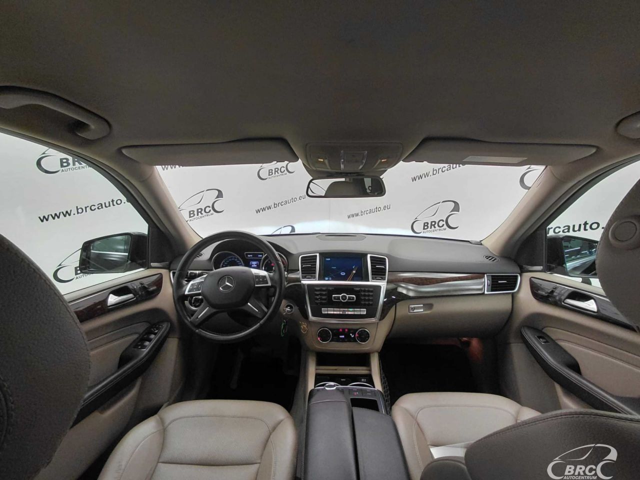 Mercedes-Benz ML350 | 11