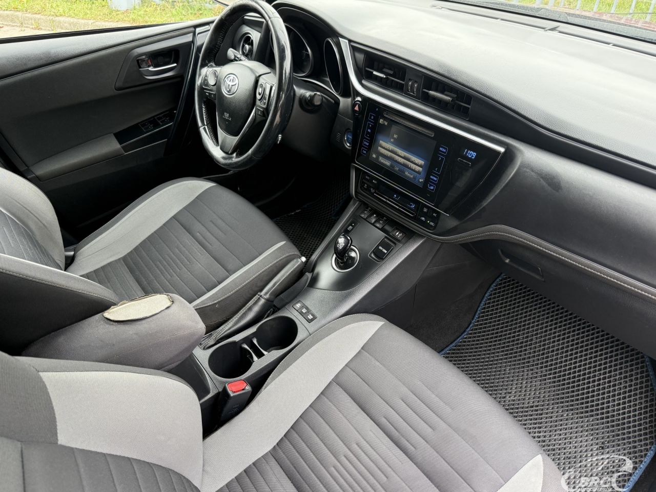 Toyota Auris | 3