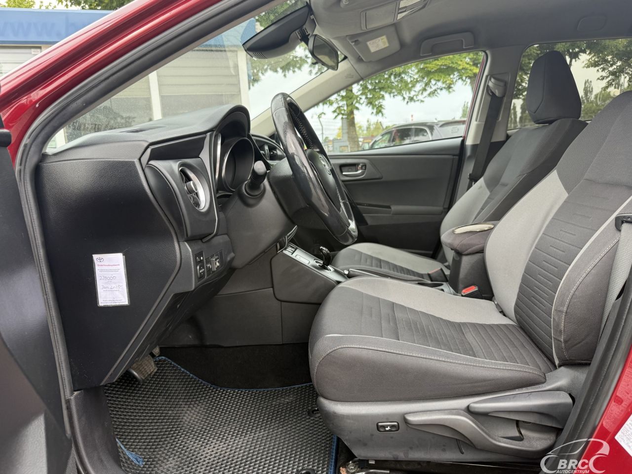 Toyota Auris | 8