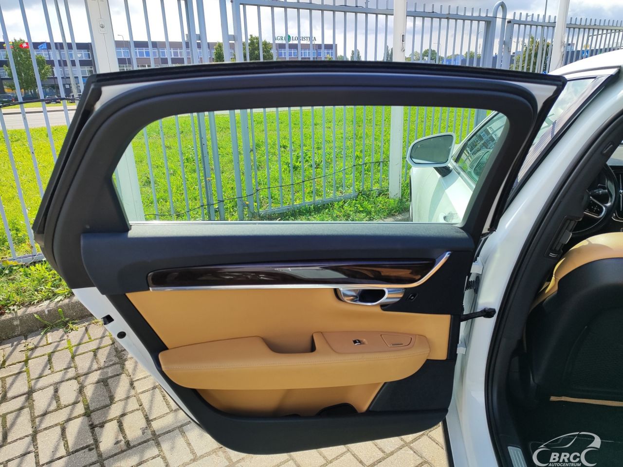 Volvo S90 | 13