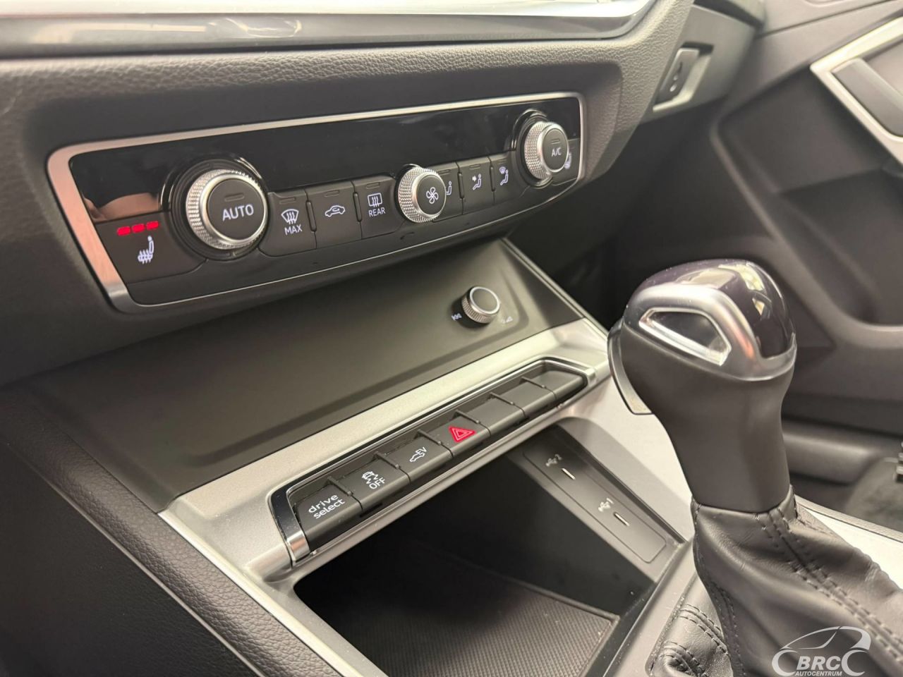 Audi Q3 | 10
