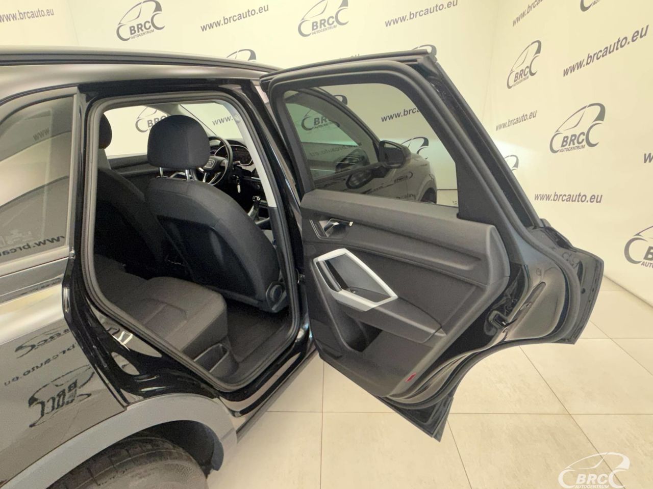 Audi Q3 | 8
