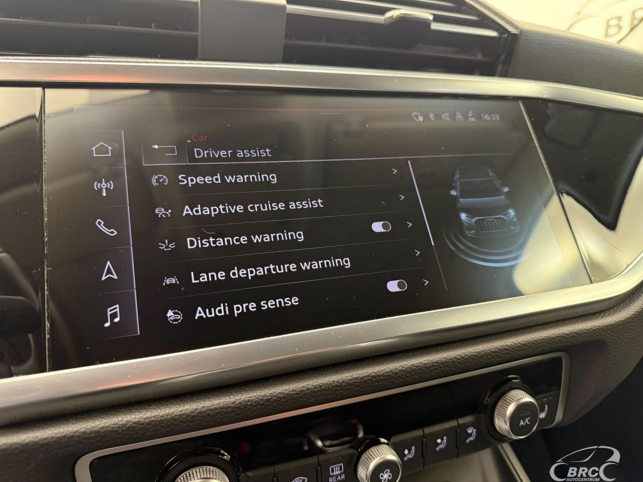 Audi Q3 | 12