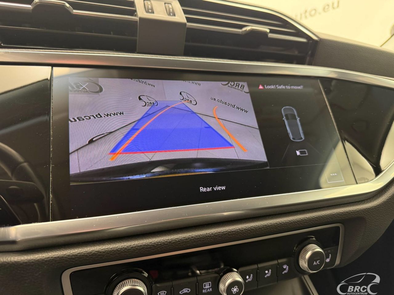Audi Q3 | 11
