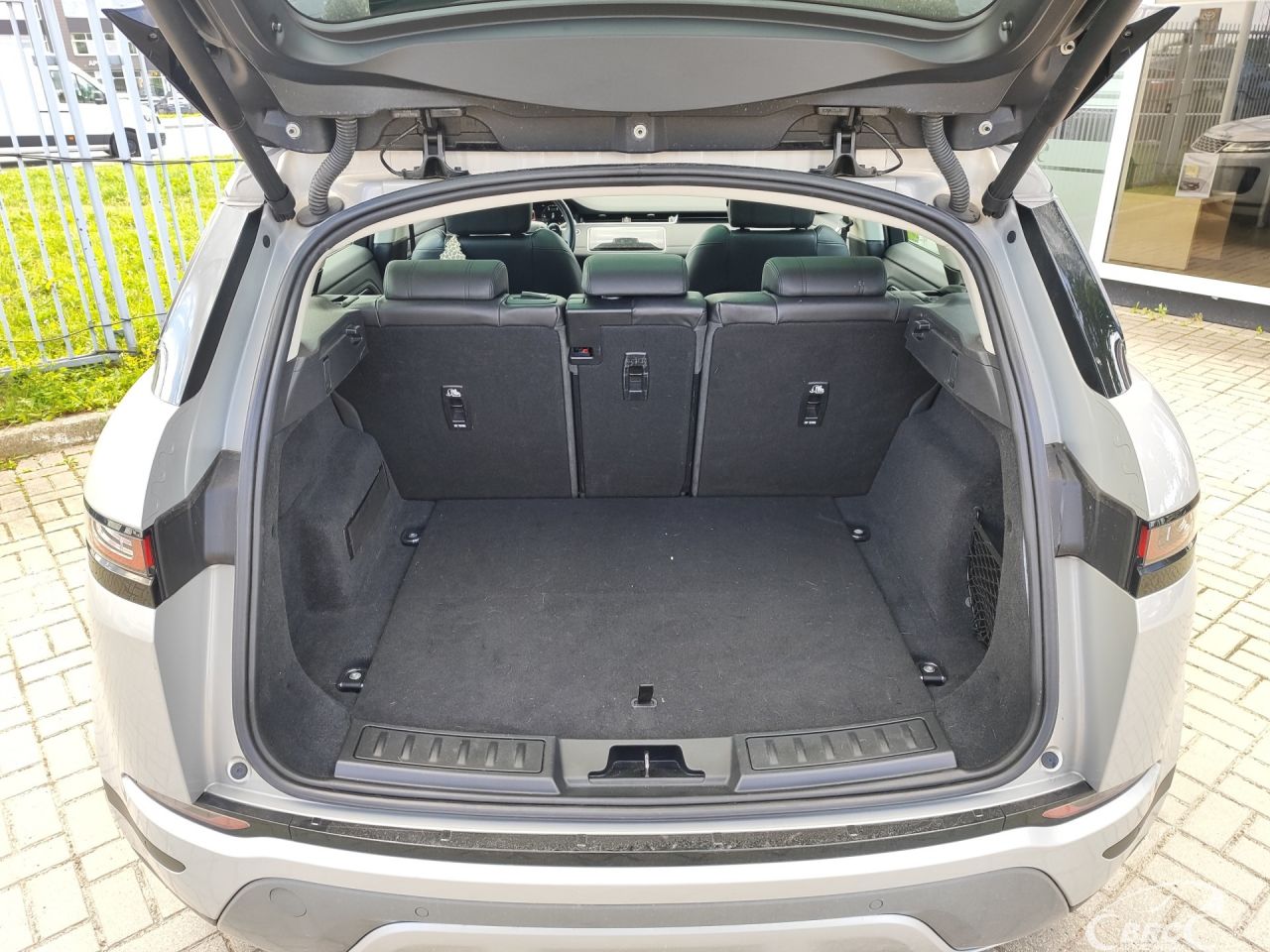Land Rover Range Rover | 12