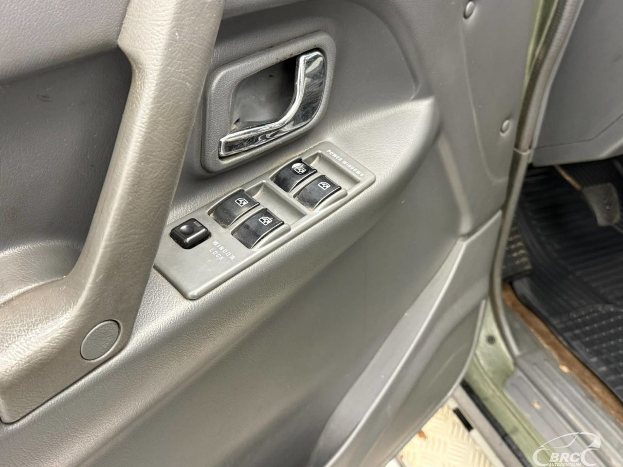 Mitsubishi Pajero | 16