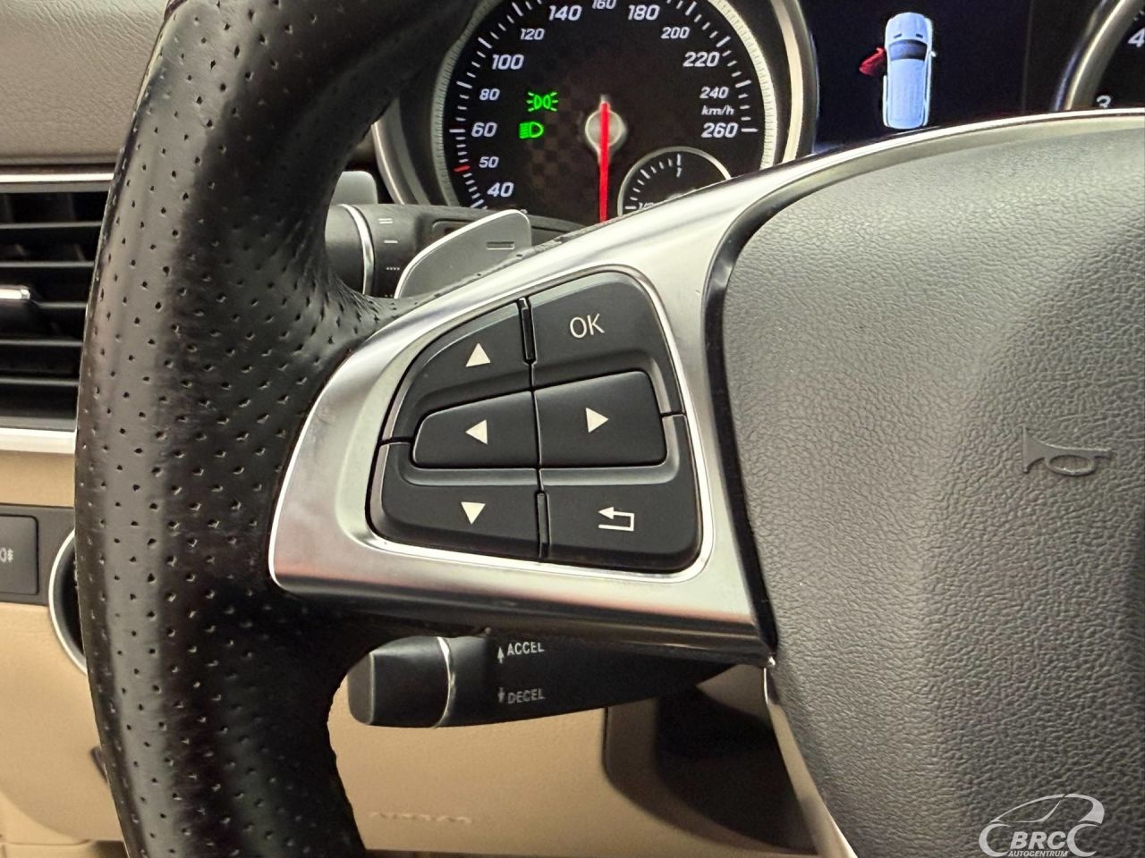 Mercedes-Benz ML350 | 14