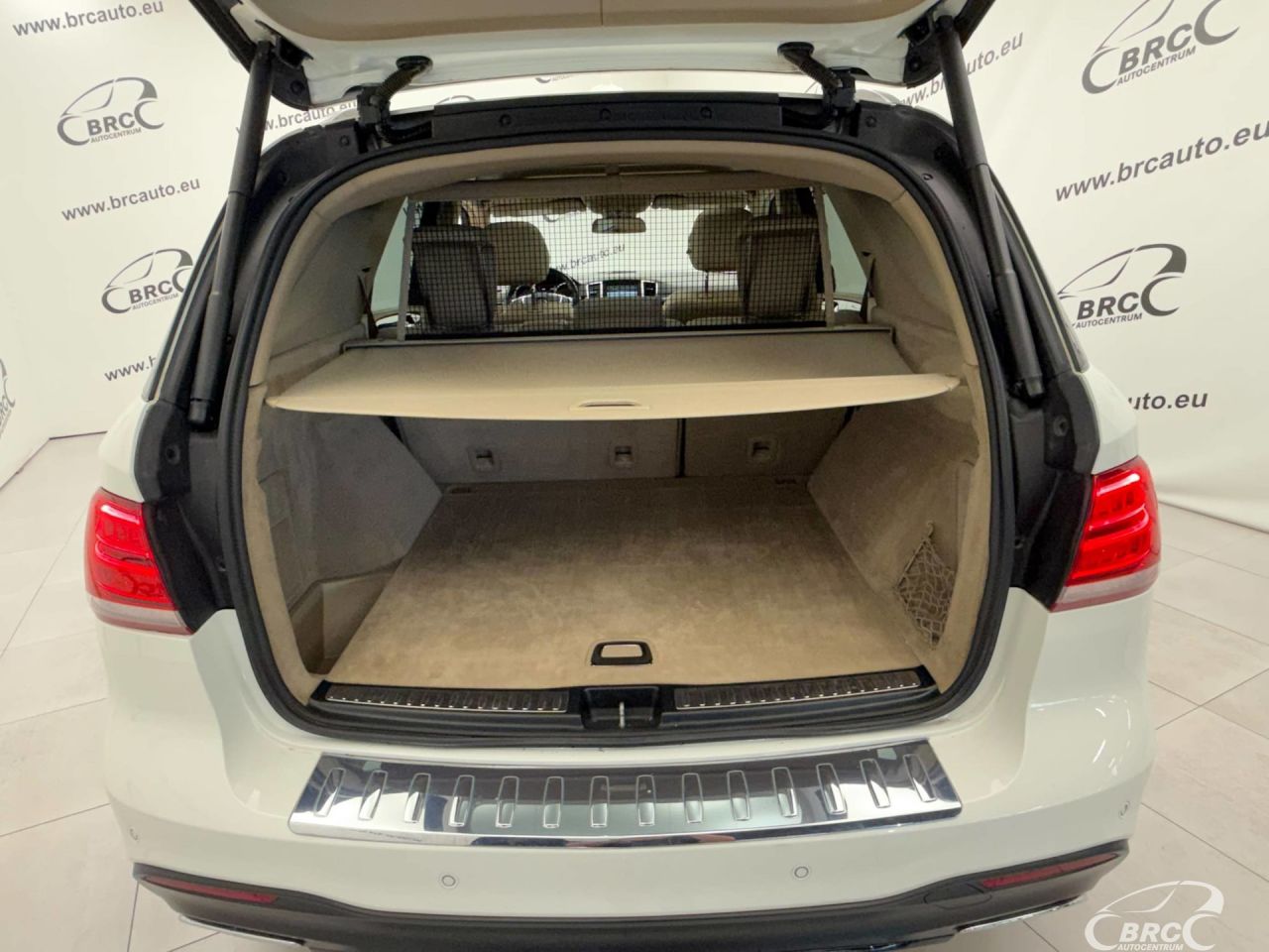 Mercedes-Benz ML350 | 16