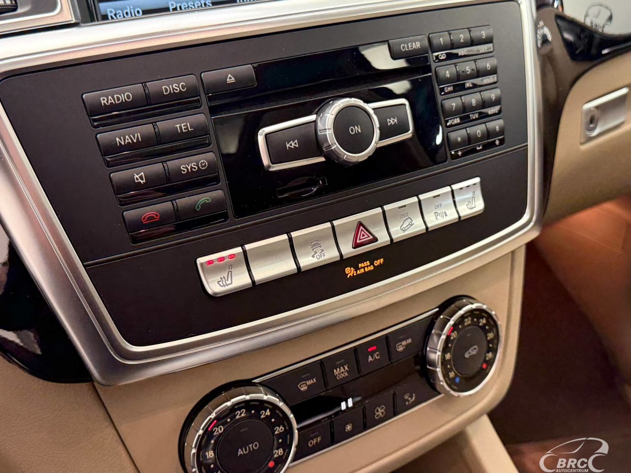 Mercedes-Benz ML350 | 11