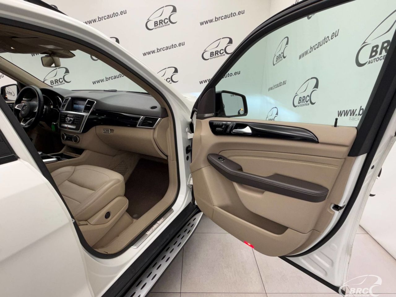 Mercedes-Benz ML350 | 6