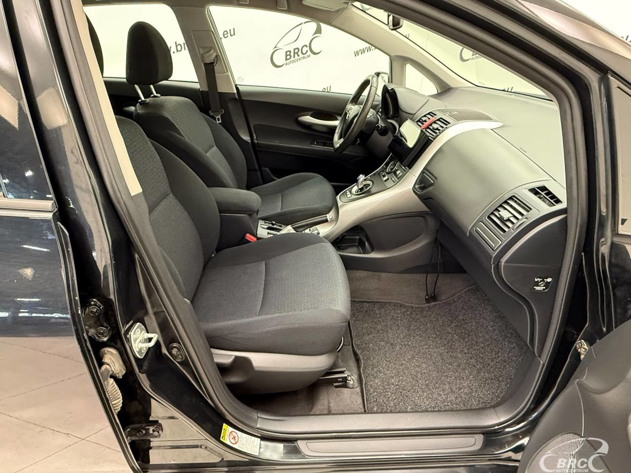 Toyota Auris | 5
