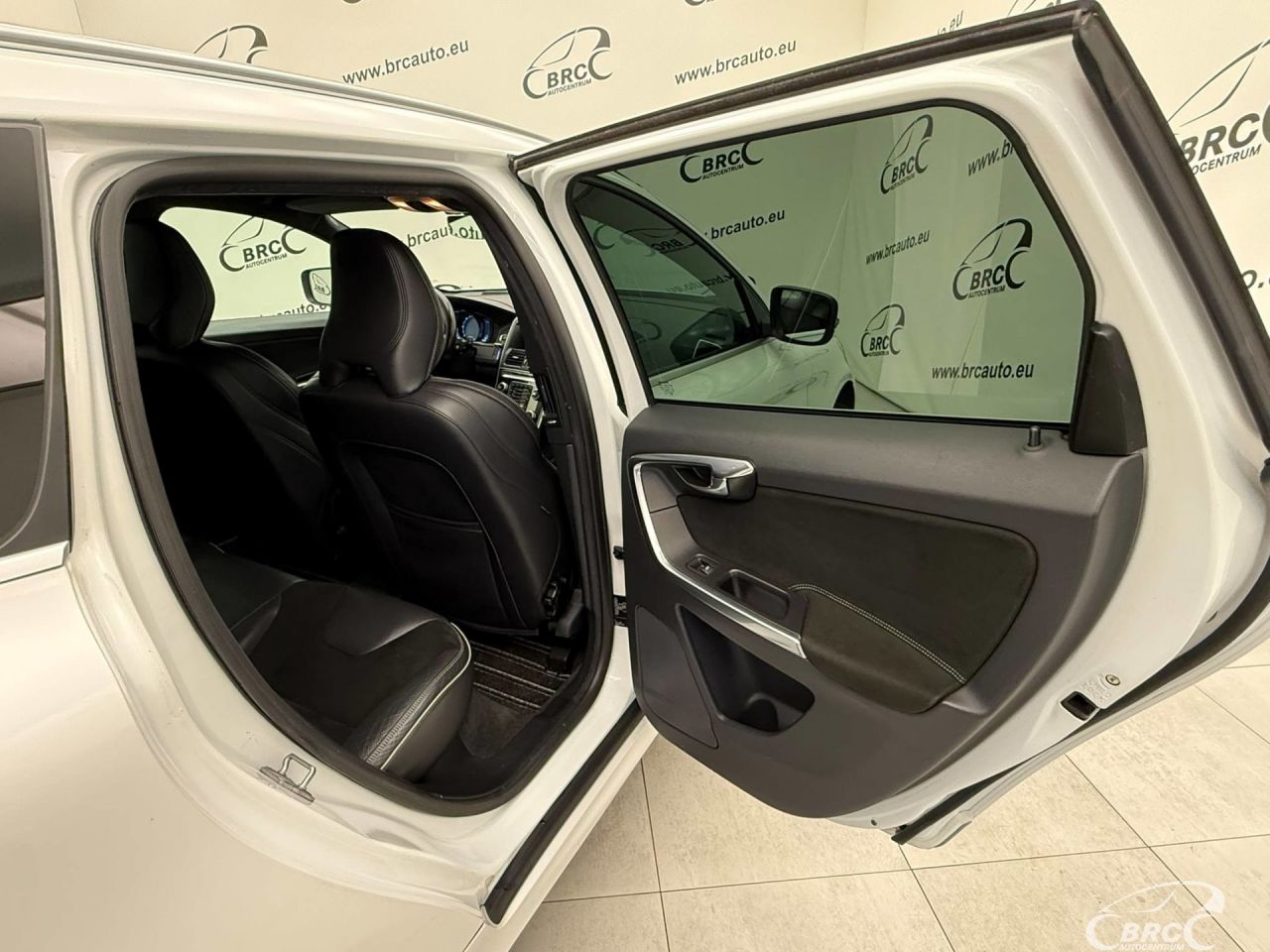 Volvo XC60 | 10