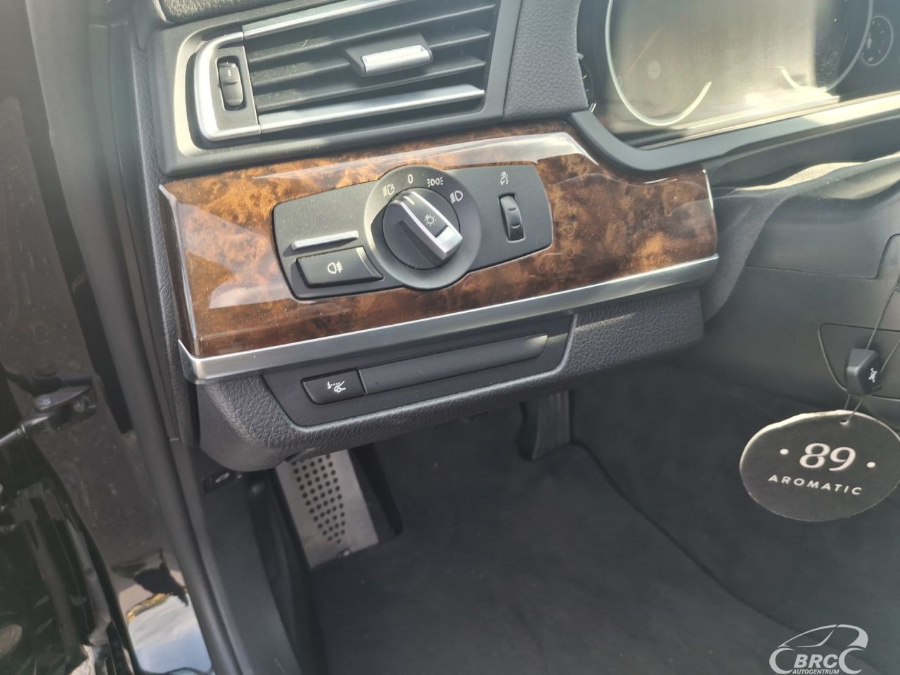 BMW 740 | 8