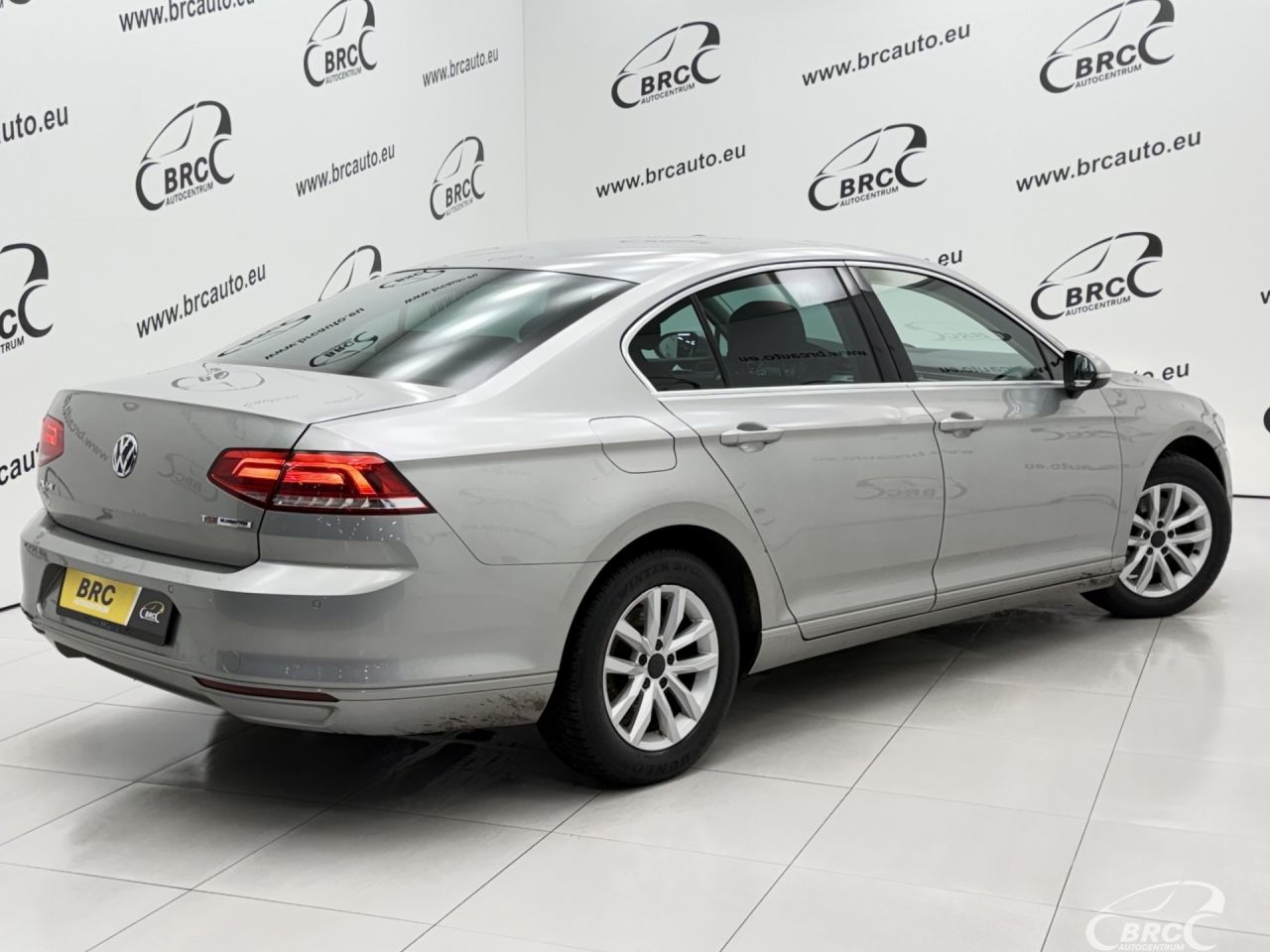 Volkswagen Passat | 1