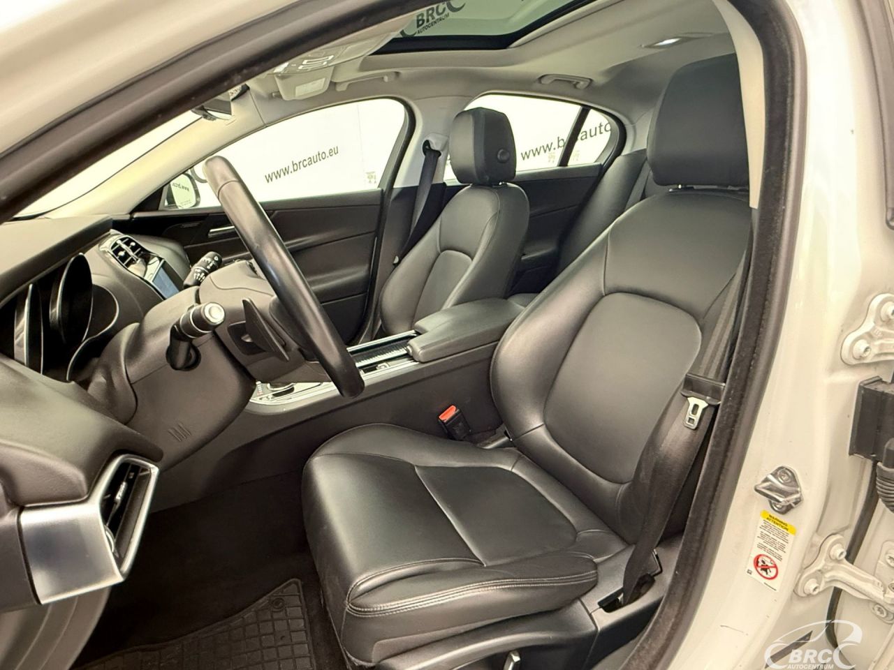 Jaguar XE | 5