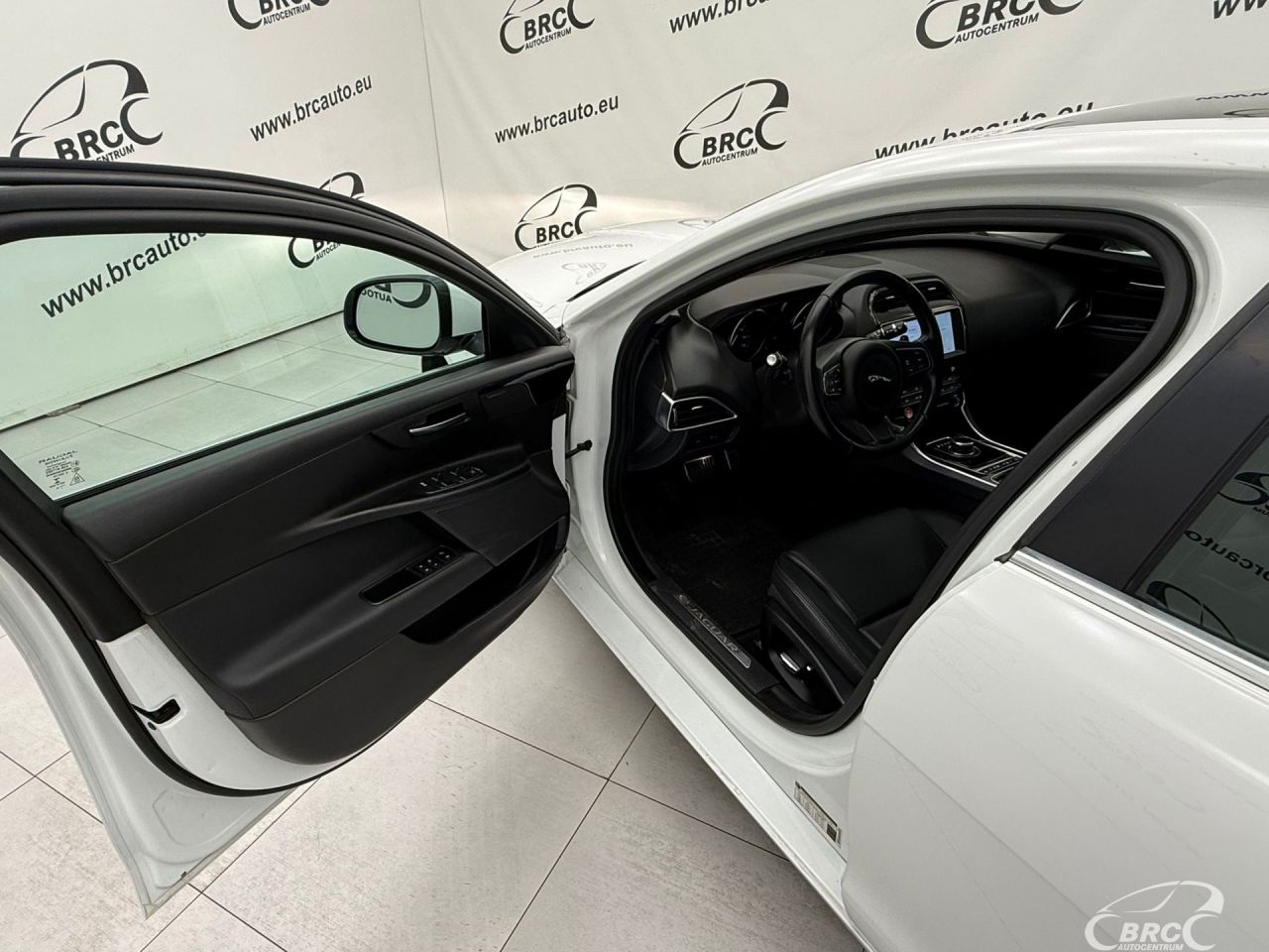 Jaguar XE | 19