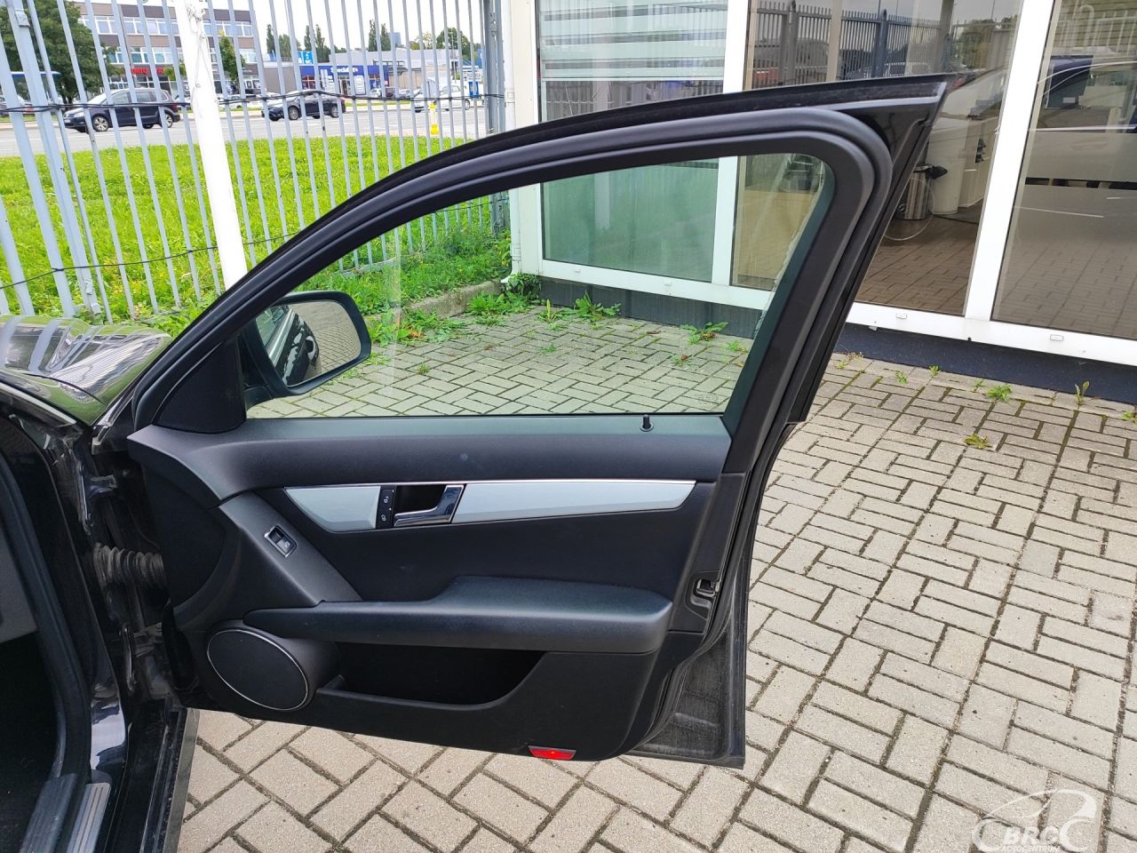 Mercedes-Benz C320 | 5