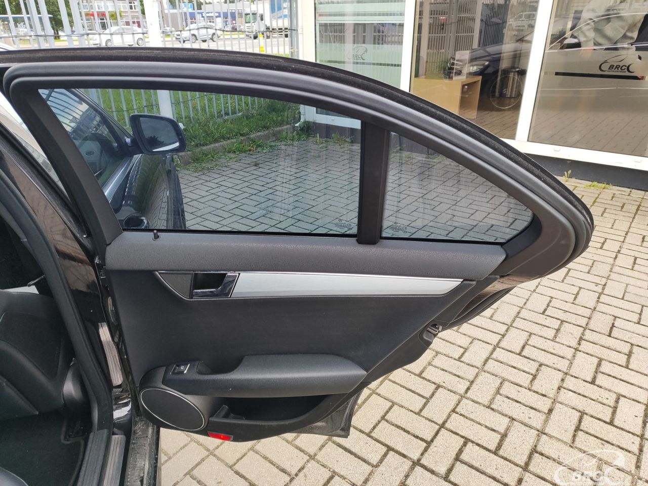 Mercedes-Benz C320 | 8