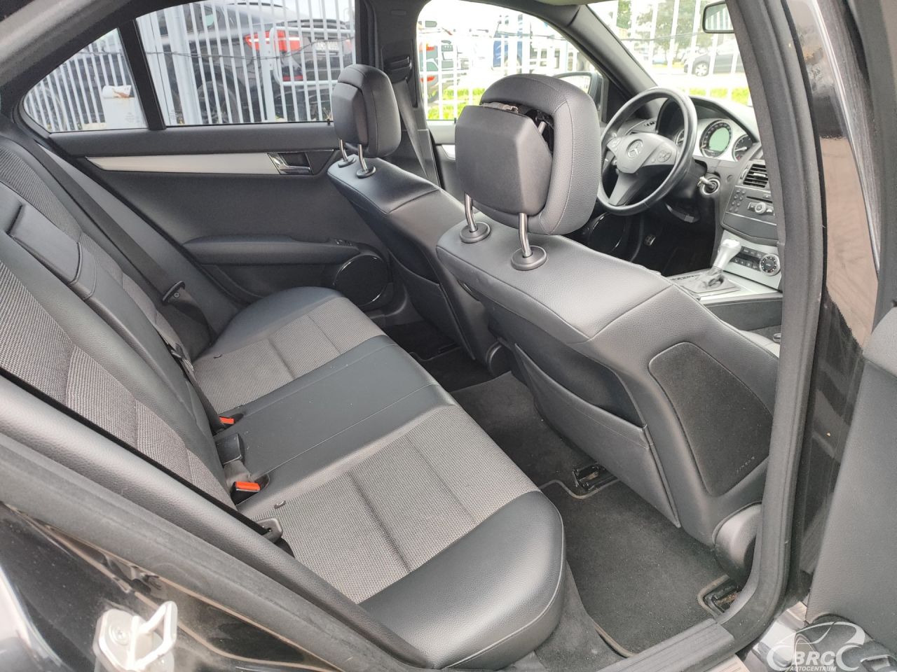 Mercedes-Benz C320 | 9
