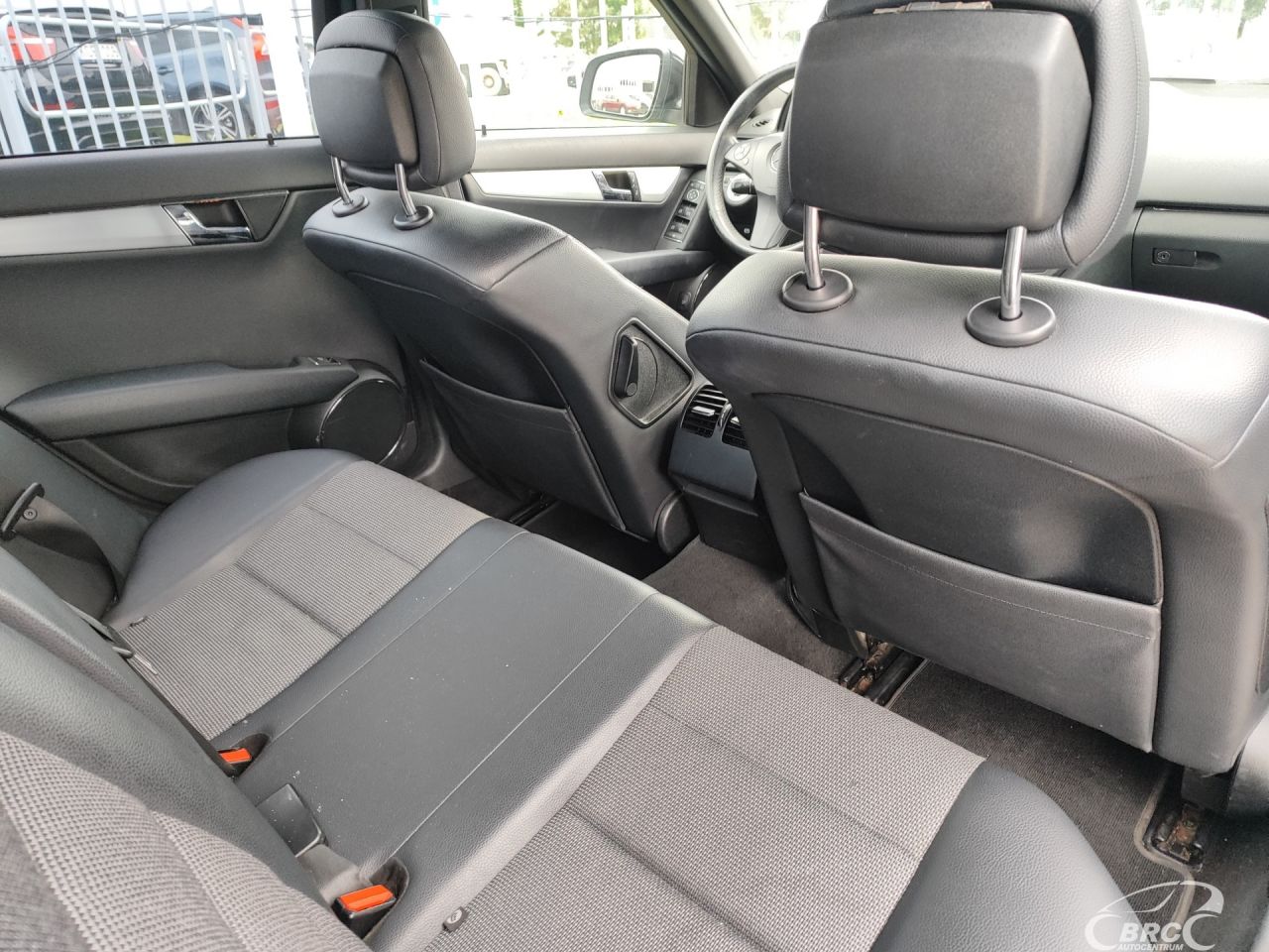 Mercedes-Benz C320 | 10