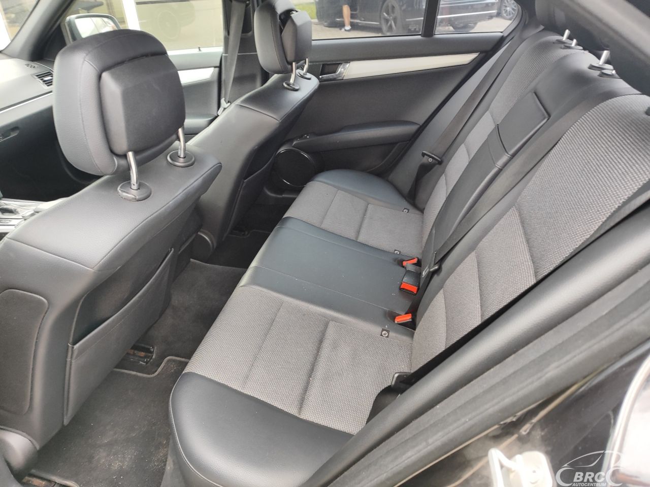 Mercedes-Benz C320 | 13