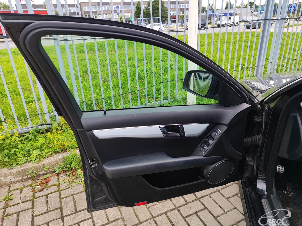 Mercedes-Benz C320 | 16