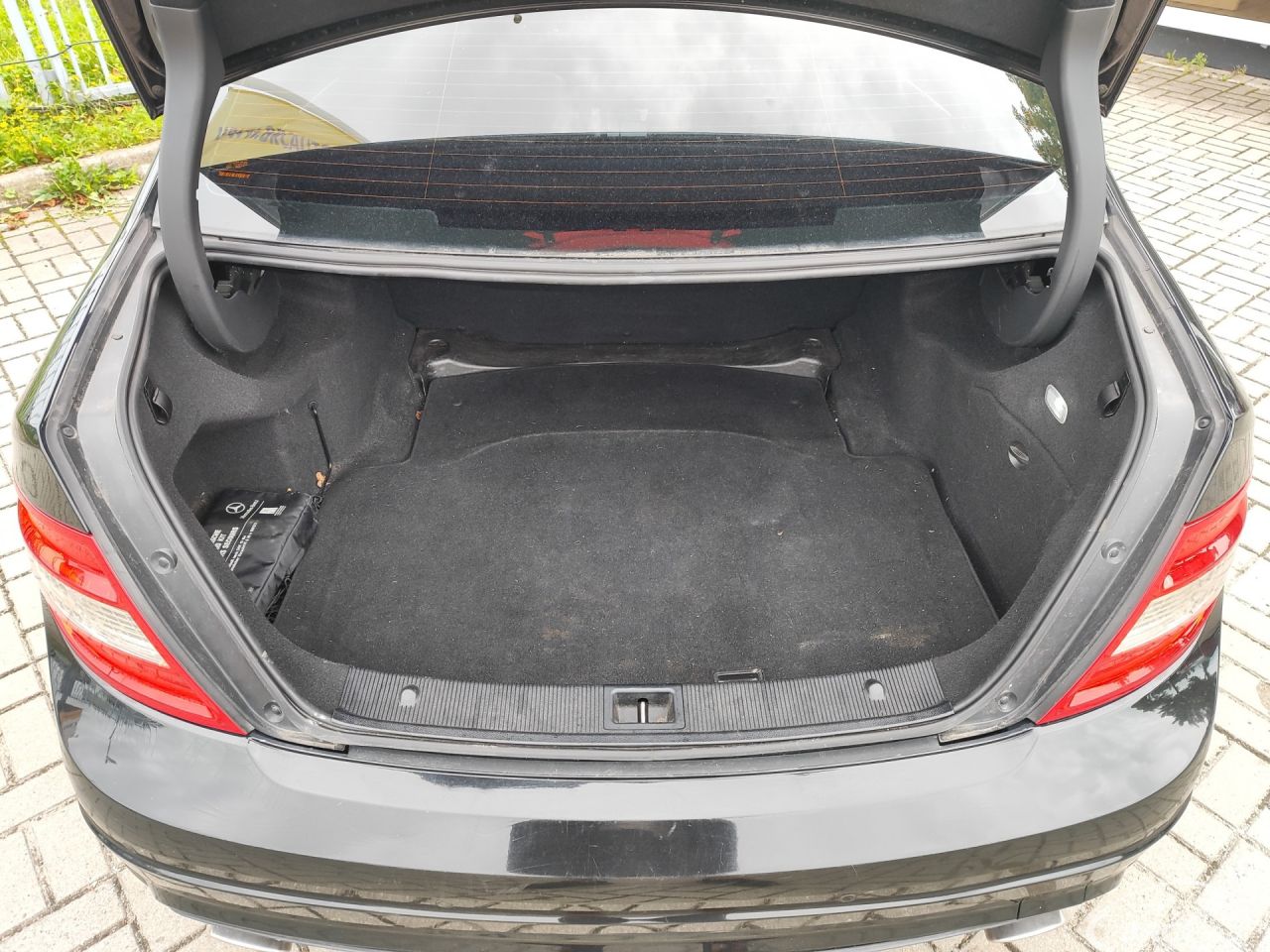 Mercedes-Benz C320 | 11