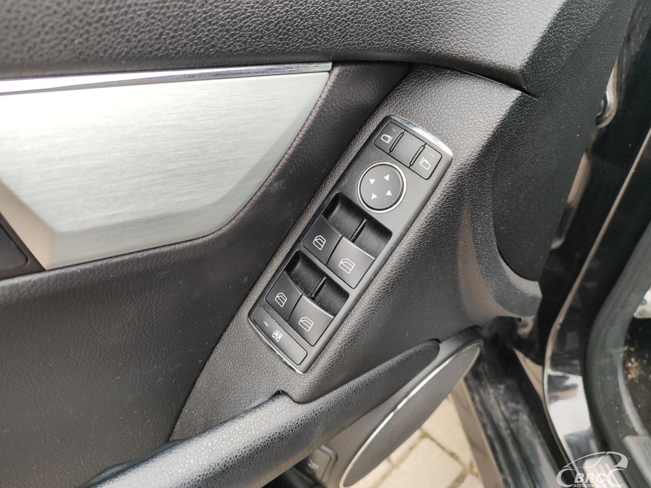 Mercedes-Benz C320 | 17