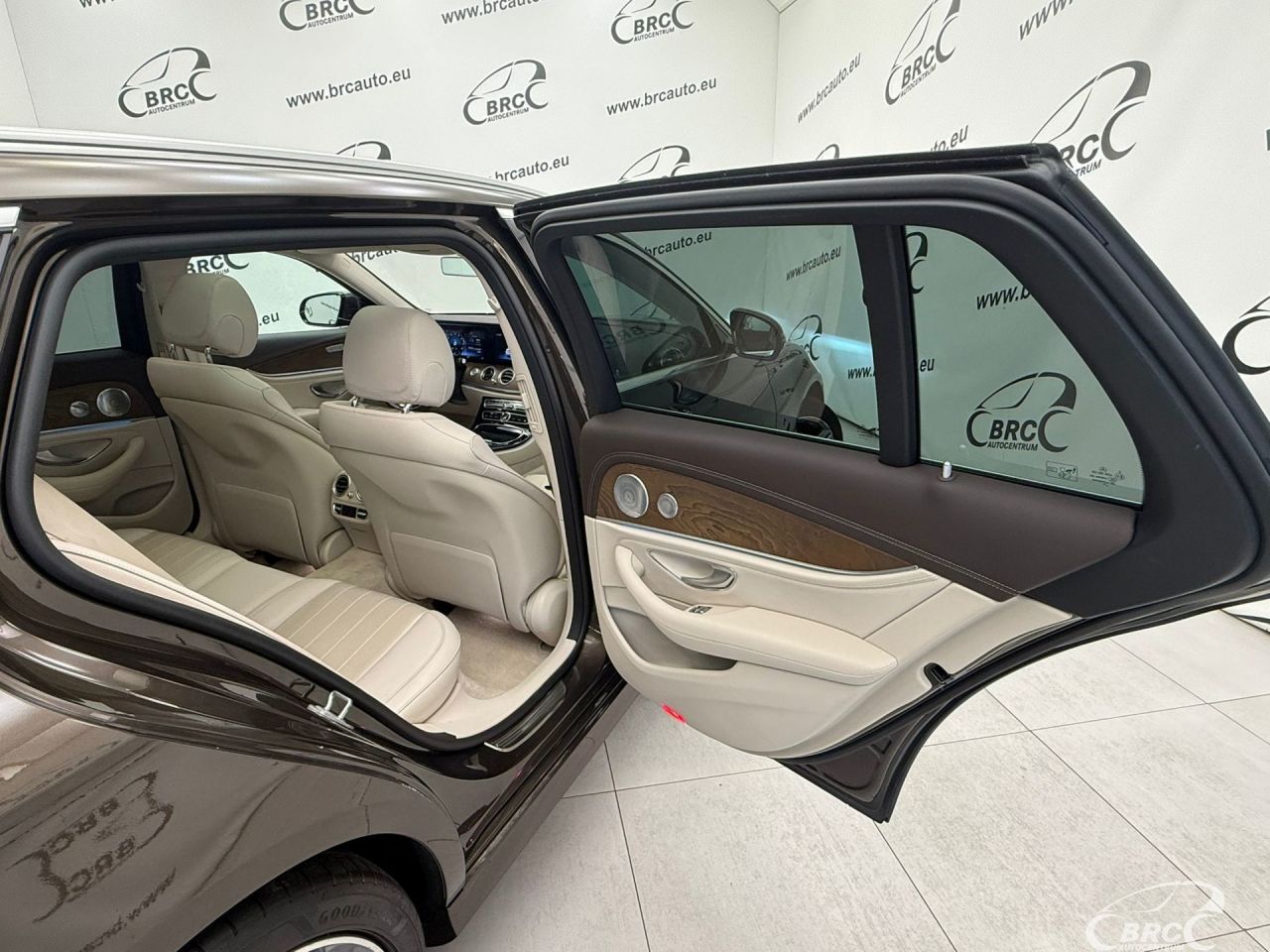 Mercedes-Benz E400 | 8