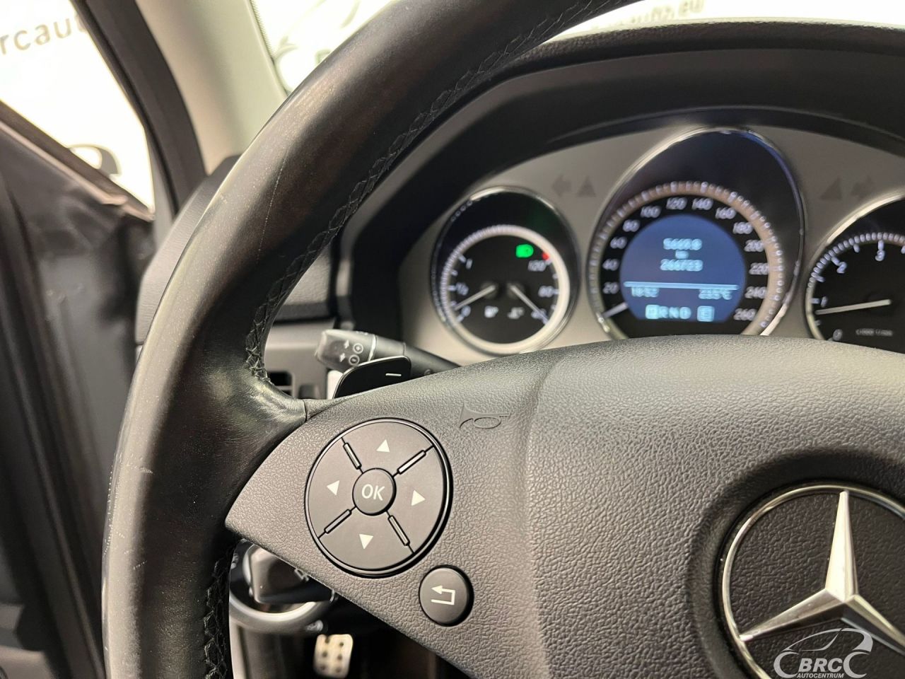 Mercedes-Benz GLK220 | 12