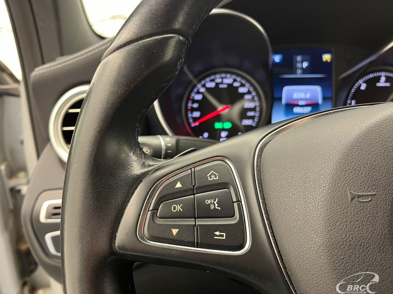 Mercedes-Benz GLC220 | 16