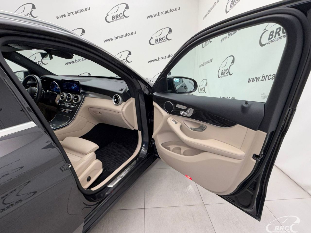 Mercedes-Benz GLC300 | 8