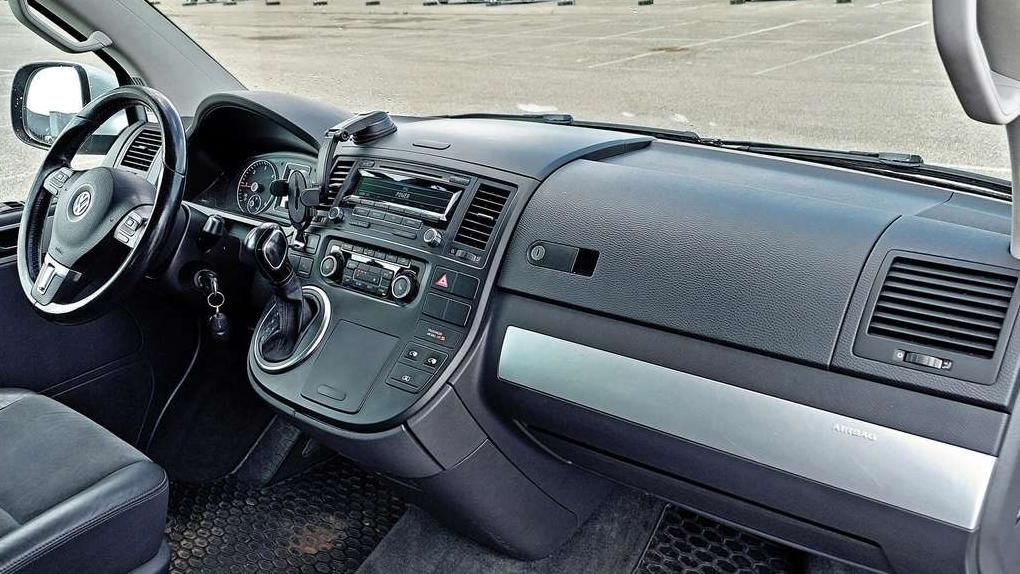 Volkswagen Multivan | 18