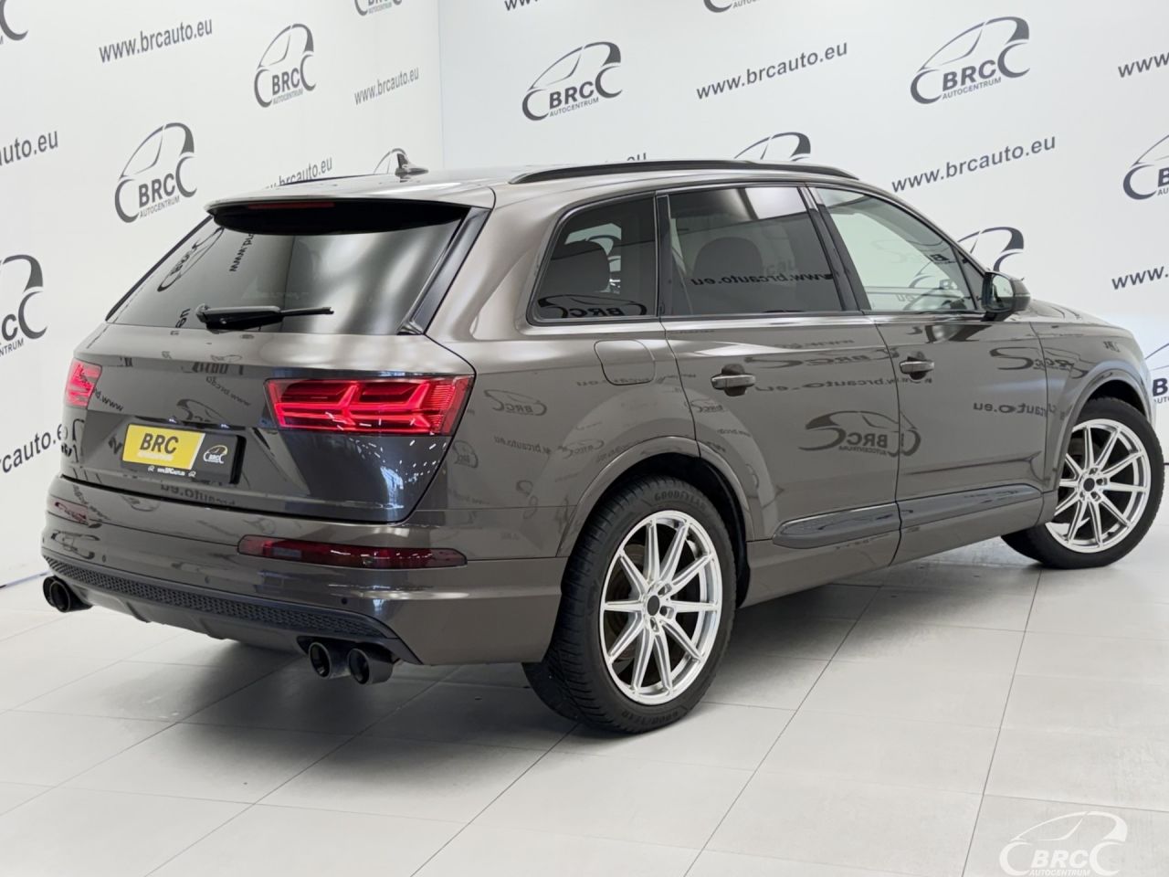 Audi Q7 | 1