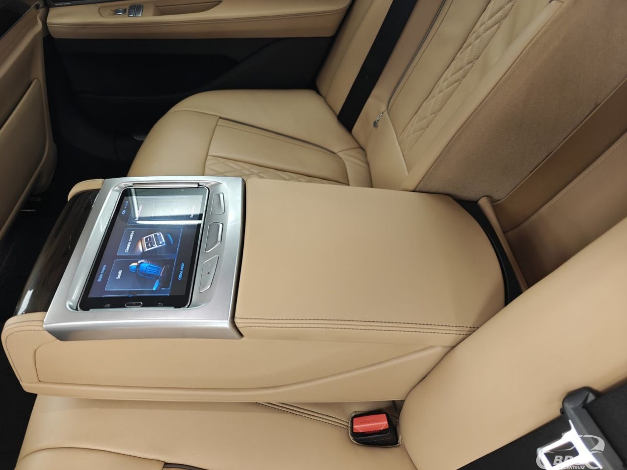 BMW 730 | 9