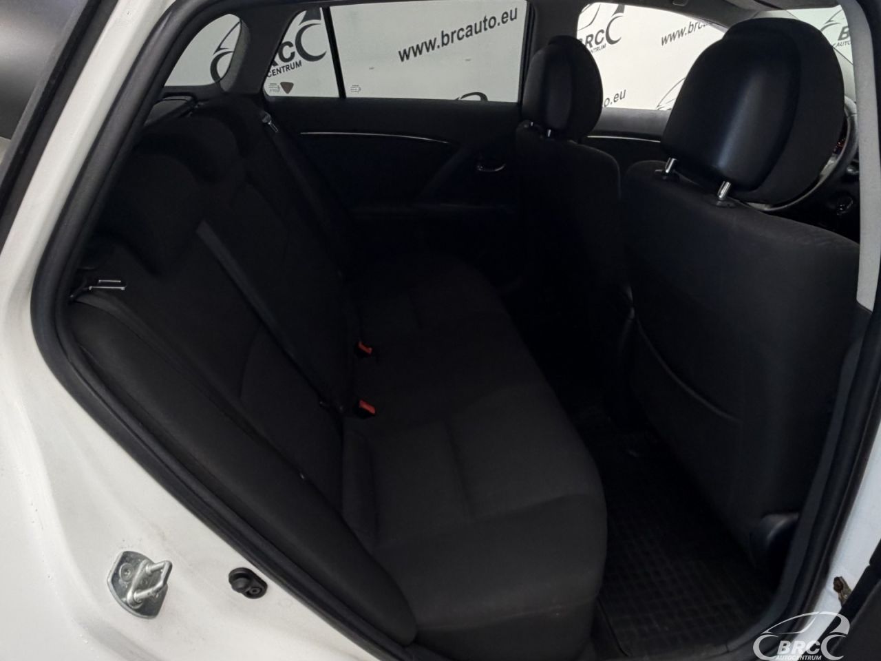 Toyota Avensis | 9