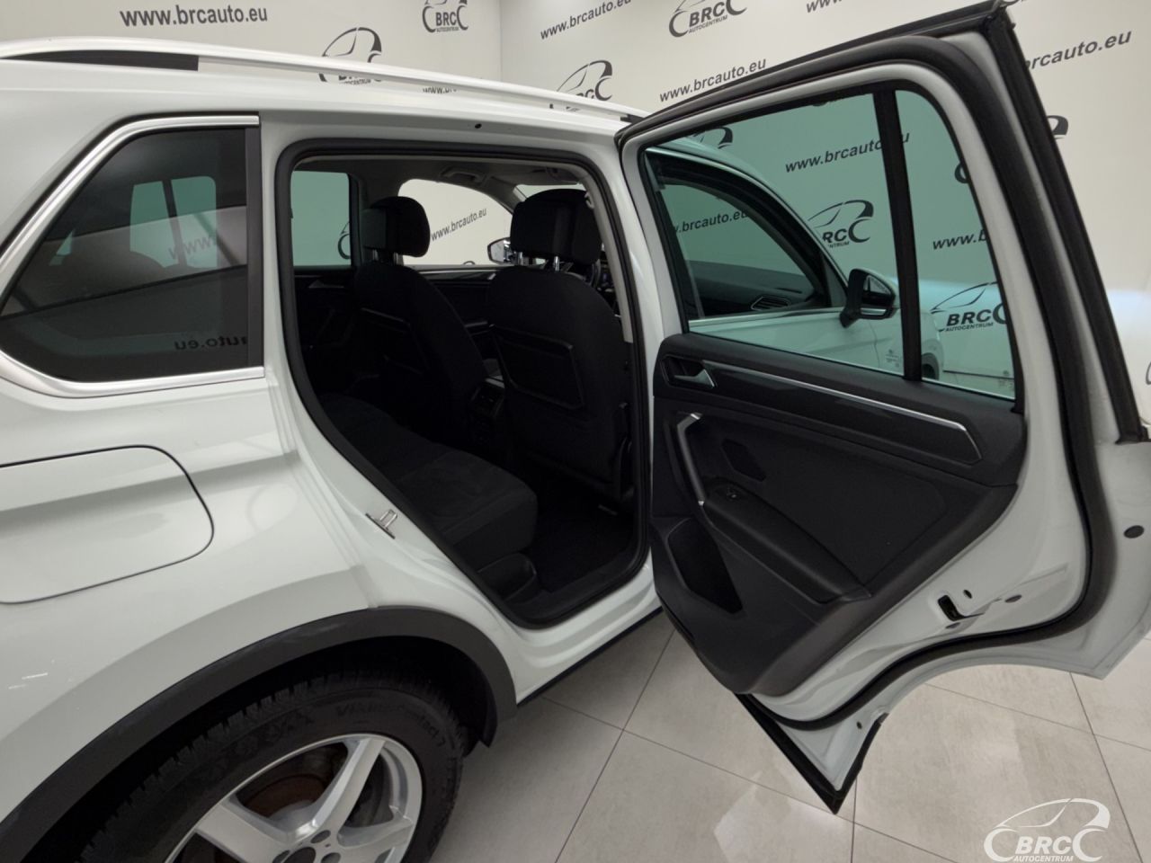 Volkswagen Tiguan | 11