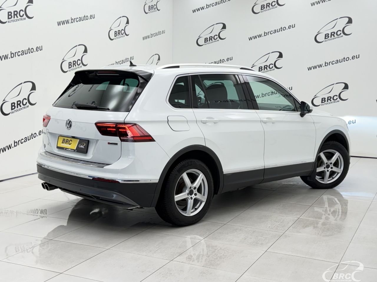 Volkswagen Tiguan | 1