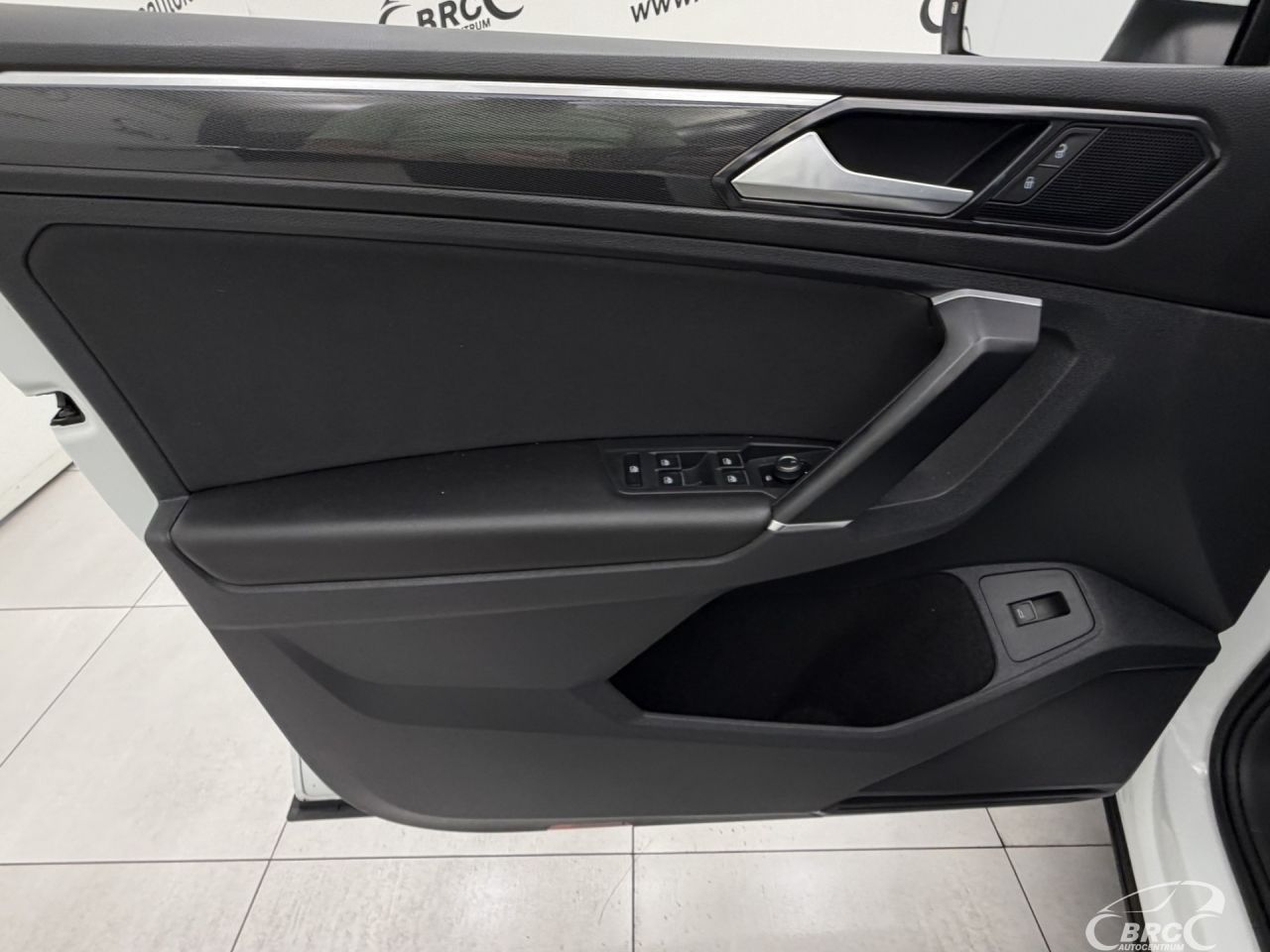 Volkswagen Tiguan | 19