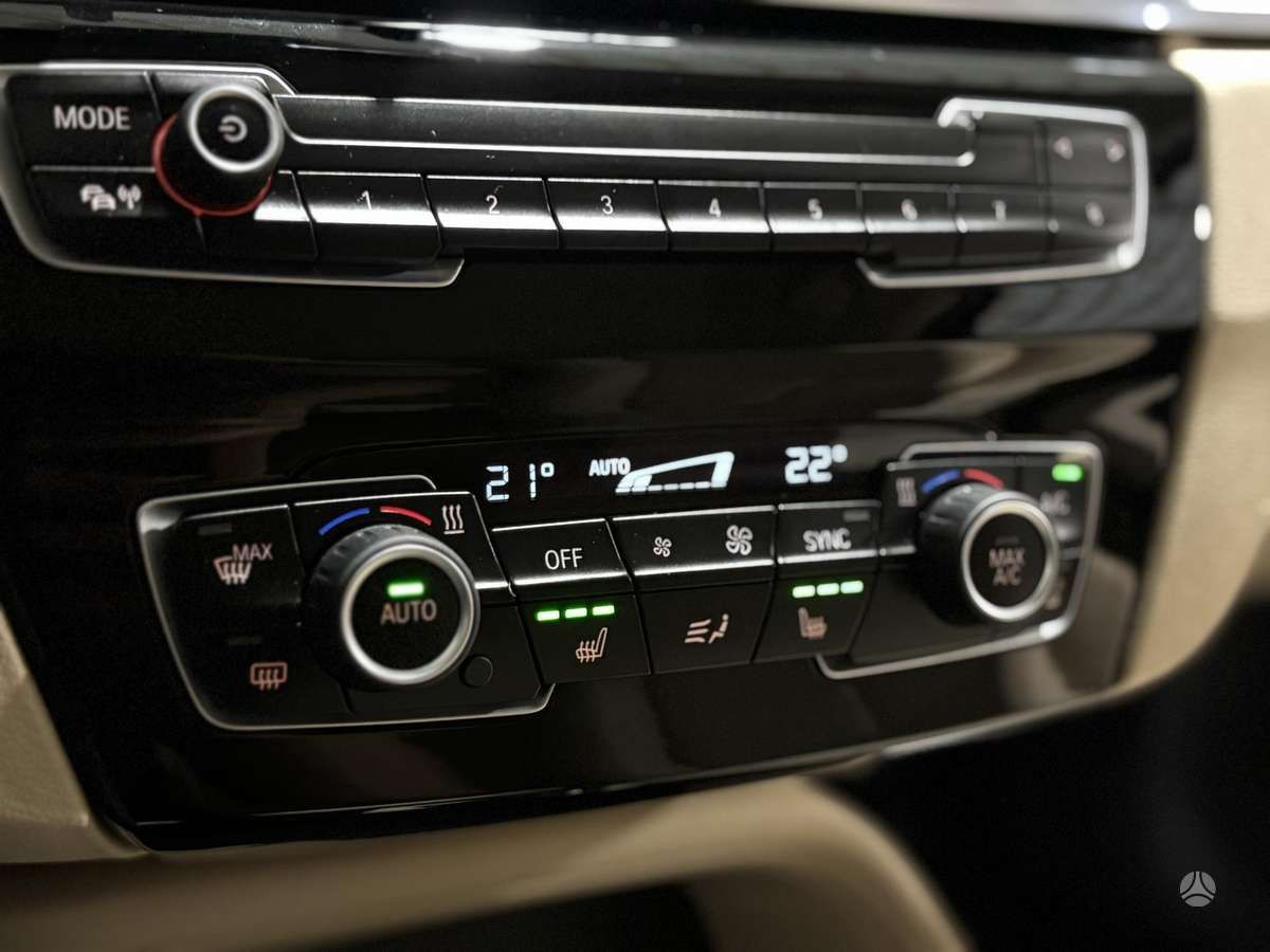 BMW X1 | 8