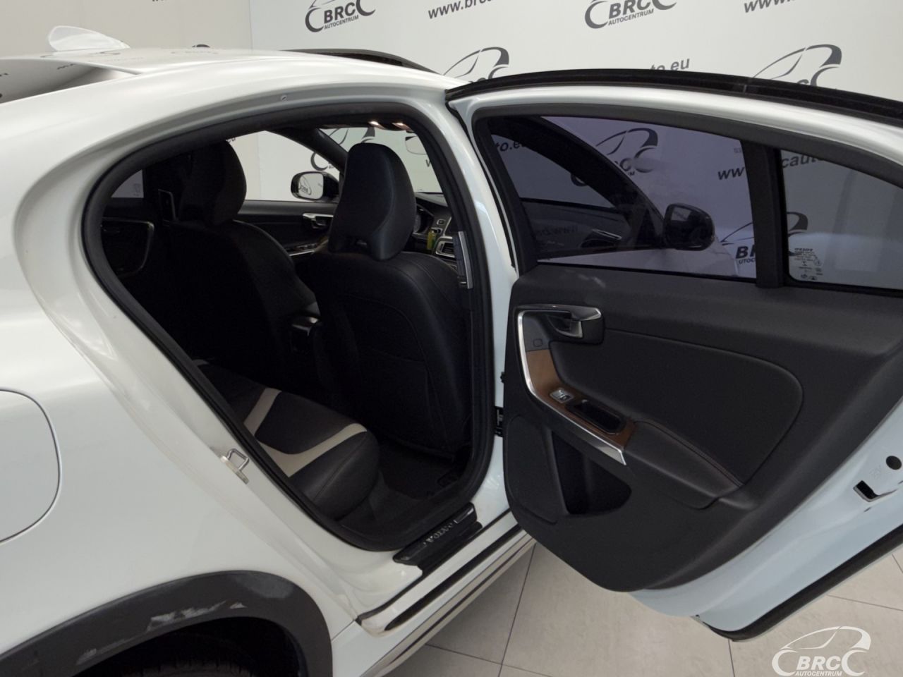 Volvo S60 | 12