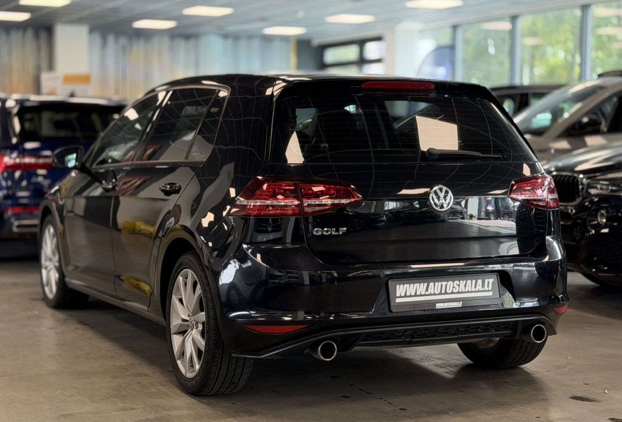 Volkswagen Golf | 3