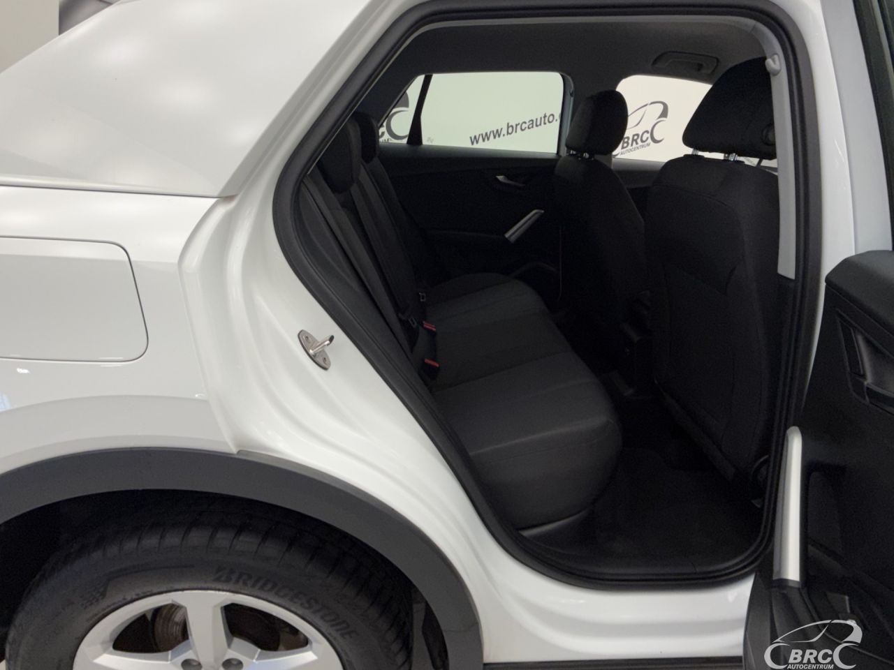 Audi Q2 | 8