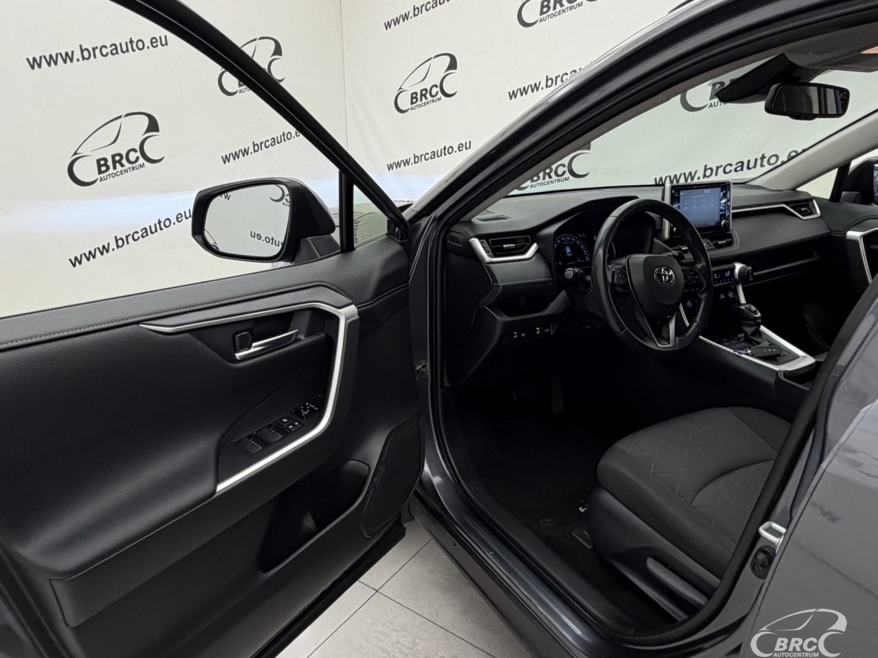 Toyota RAV4 | 16